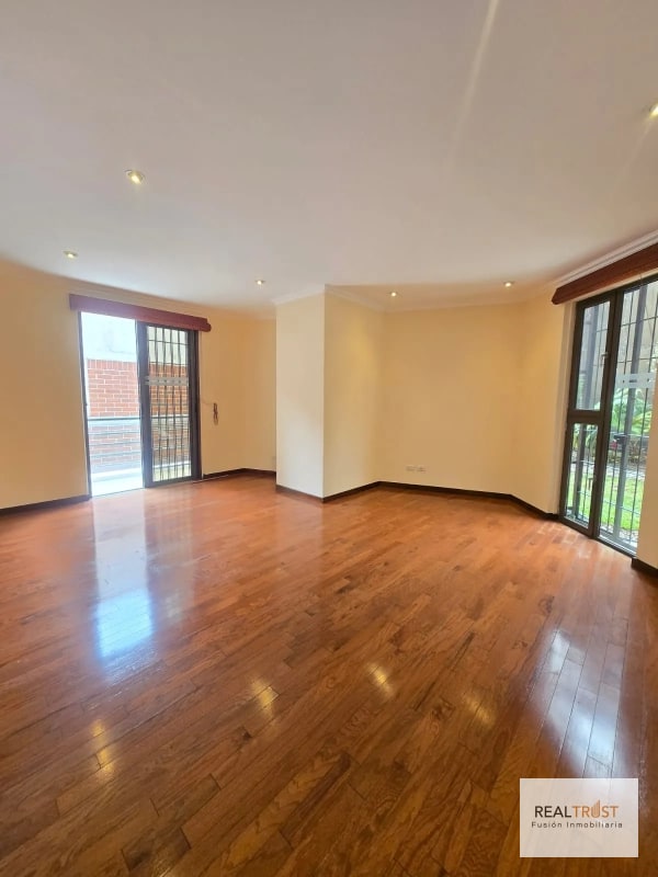 En venta apartamento en primer nivel, zona 14 - 10