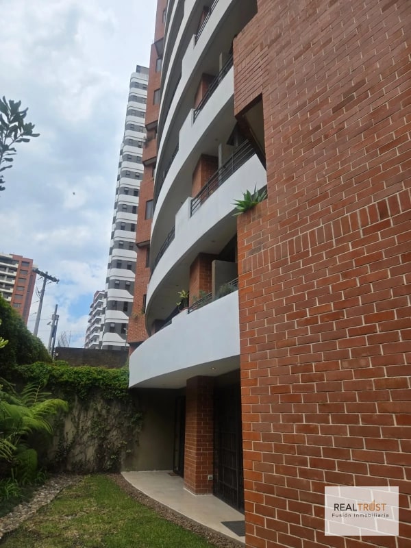 En venta apartamento en primer nivel, zona 14 - 4