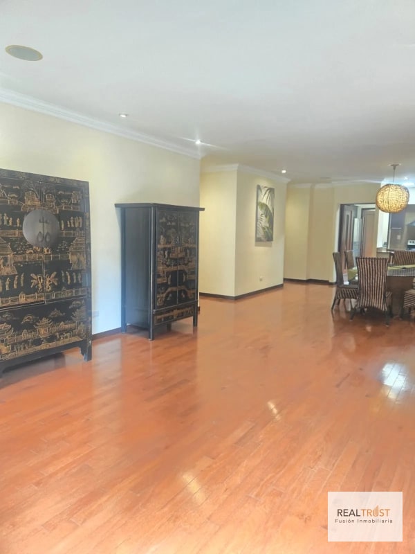En venta apartamento en primer nivel, zona 14 - 7