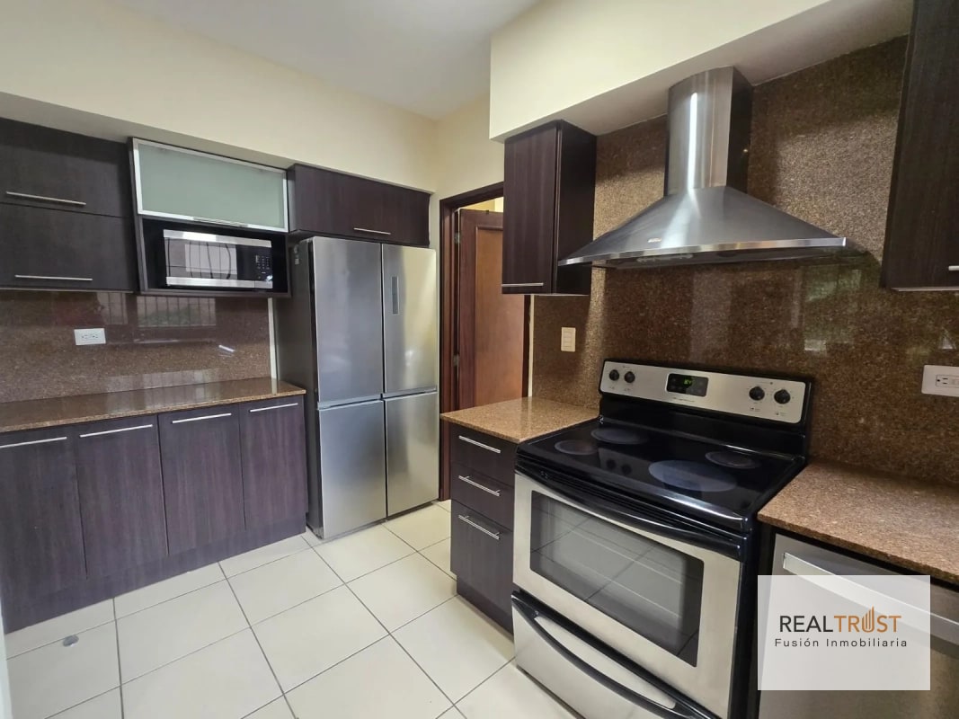 En venta apartamento en primer nivel, zona 14 - 11