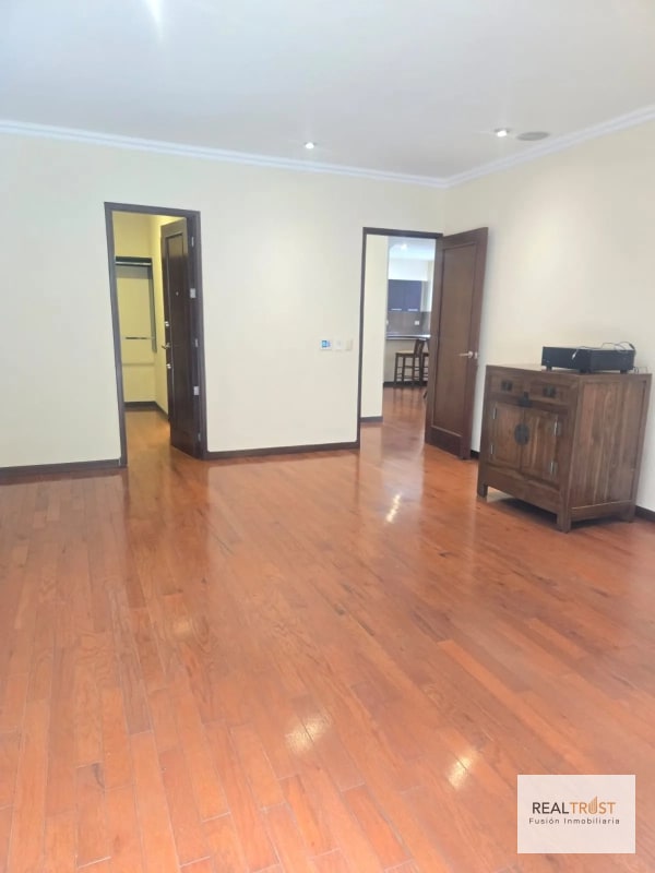 En venta apartamento en primer nivel, zona 14 - 8