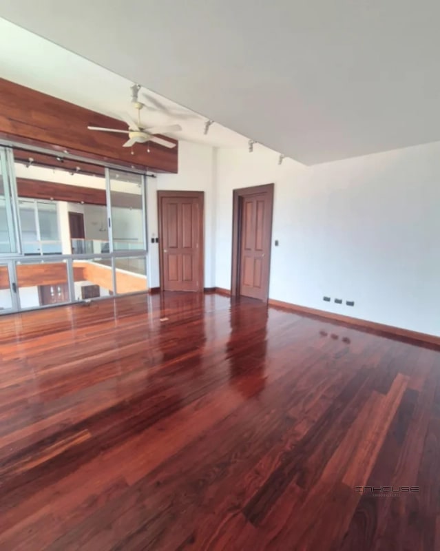 PENTHOUSE EN RENTA EN ZONA 14 CON DOS NIVELES Y TERRAZA - 6