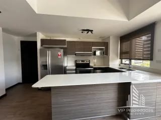 Casalini zona 10, apartamento amueblado en alquiler — Apartamento en Alquiler en Cassalini, Zona 10, Guatemala, Ciudad — miniatura 1 de 9