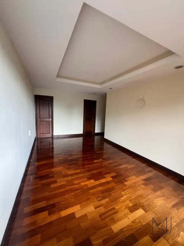 Apartamento en Renta | Santa María | Zona 10 | Amplio y ubicación privilegiada — Apartamento en Alquiler en Santa María, Zona 10, Guatemala, Ciudad — foto 1 de 8