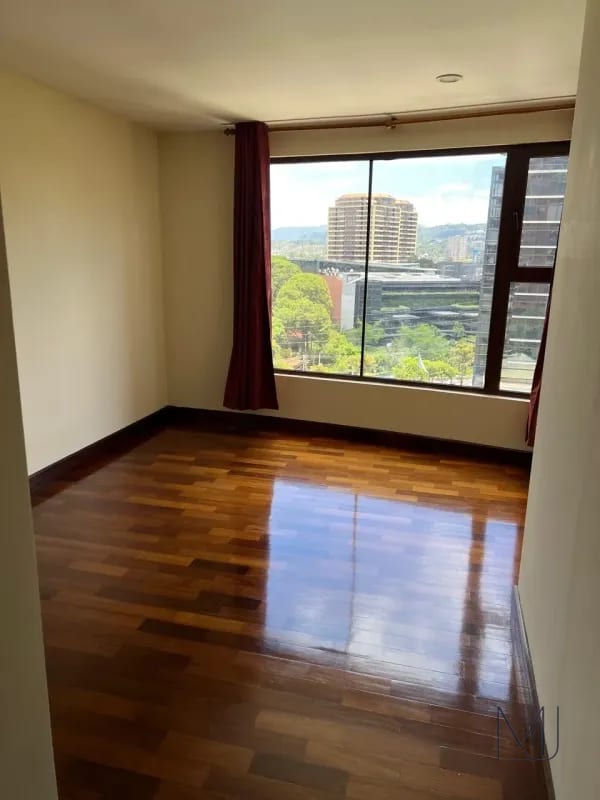 Apartamento en Renta | Santa María | Zona 10 | Amplio y ubicación privilegiada — Apartamento en Alquiler en Santa María, Zona 10, Guatemala, Ciudad — foto 2 de 8