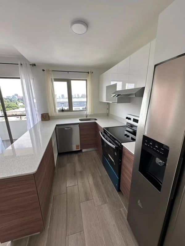 Apartamento en alquiler, Edificio Segheria, zona 14 — Apartamento en Alquiler en Segheria, Zona 14, Guatemala, Ciudad — foto 1 de 13