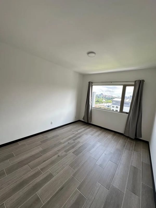Apartamento en alquiler, Edificio Segheria, zona 14 — Apartamento en Alquiler en Segheria, Zona 14, Guatemala, Ciudad — foto 6 de 13
