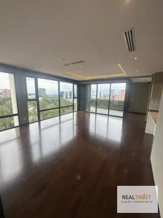 Apartamento en Renta zona 14; EDIFICIO SANTA INES DEL PARQUE — Apartamento en Alquiler en Santa Inés, Zona 14, Guatemala, Ciudad — miniatura 1 de 9