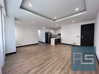 Amplio apartamento en renta de 2 hab en zona 10 — Apartamento en Alquiler en Zona 10, Guatemala, Ciudad — miniatura 4 de 17