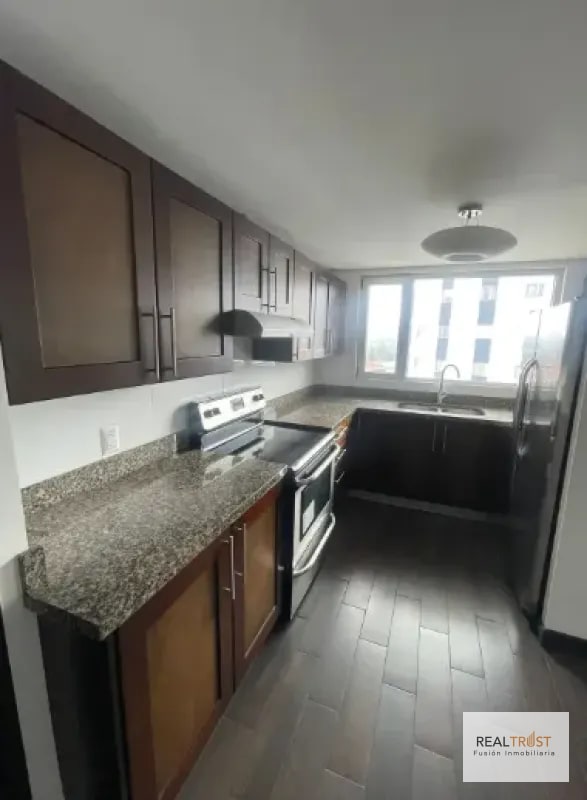 Apartamento en renta - Edificio Attica II, Zona 14 - 10