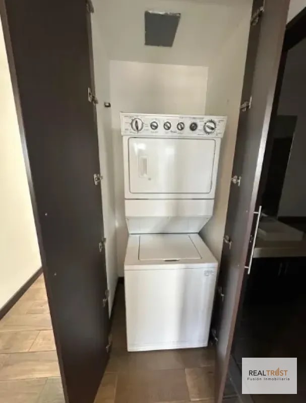 Apartamento en Renta en Zona 10 – Edificio Verona! - 10