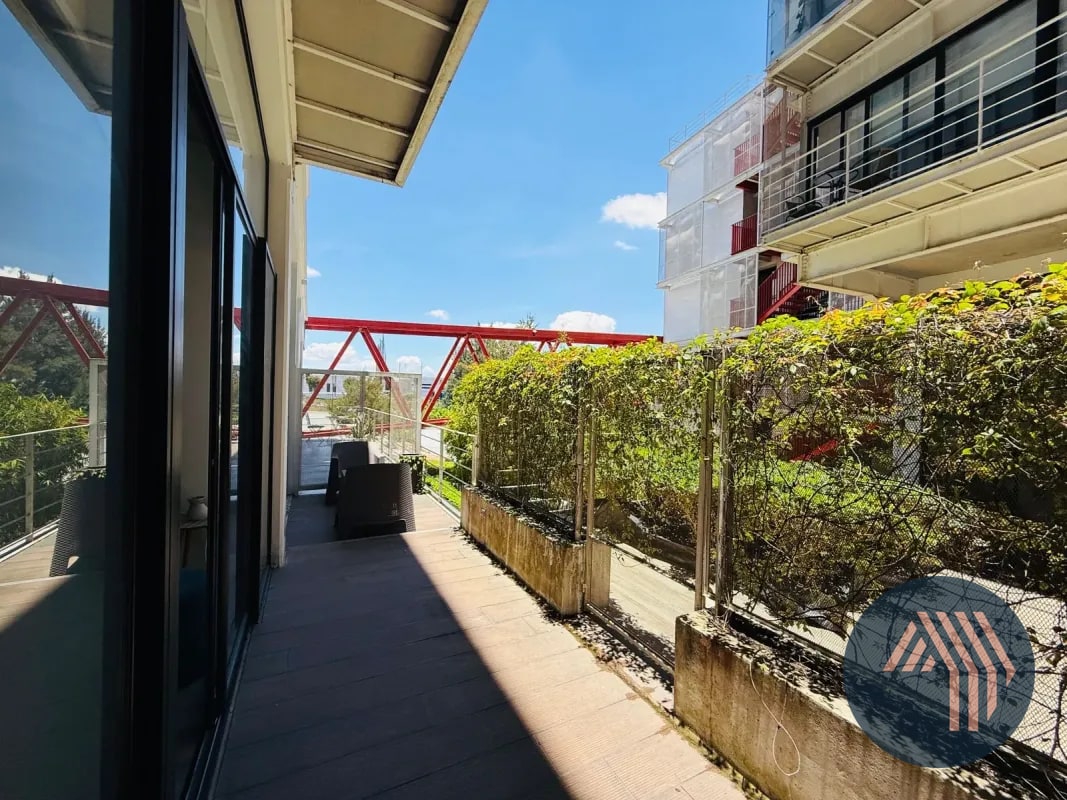 VENTA DE MODERNO APARTAMENTO DE PRIMER NIVEL - SHIFT CAYALÁ, ZONA 16 - 8