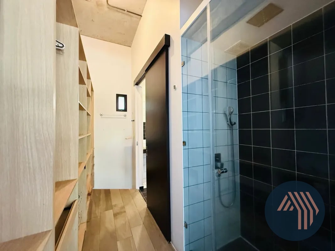 VENTA DE MODERNO APARTAMENTO DE PRIMER NIVEL - SHIFT CAYALÁ, ZONA 16 - 3