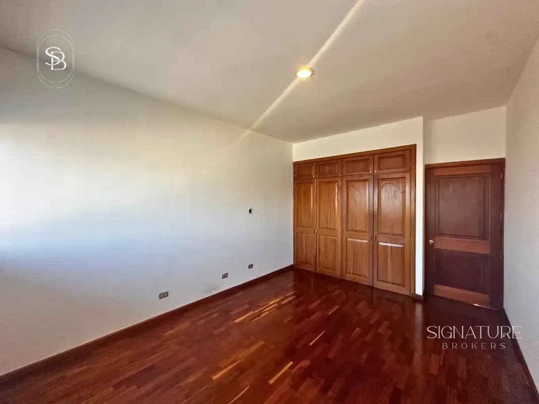 Apartamento en Renta – Edificio Tiffany I, Zona 10 - 5