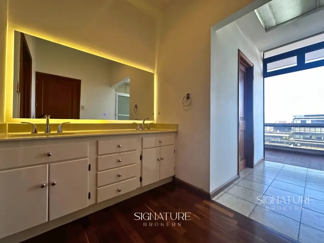Apartamento en Renta – Edificio Tiffany I, Zona 10 - 4