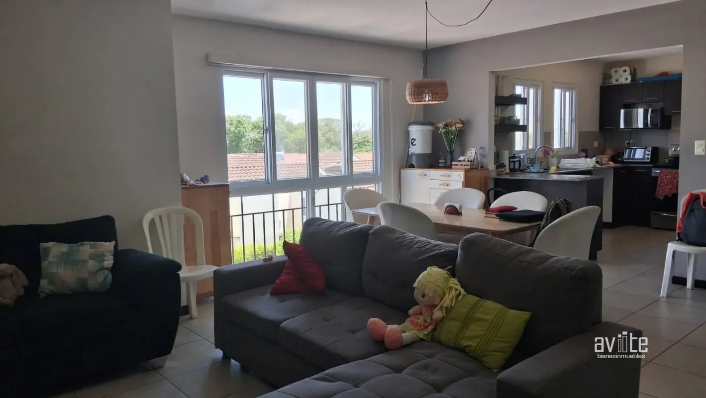 Condado Naranjo en Alameda Norte, Coruña.    Q1,750,000 negociables. - 2
