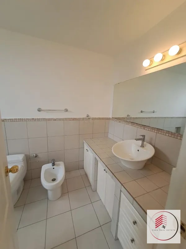 Alquiler de apartamento en zona 15 Vista Hermosa a 2 a dos cuadras de Boulevard Vista Hermosa atras de campero - 1
