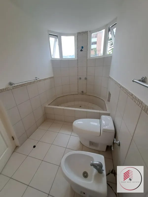 Alquiler de apartamento en zona 15 Vista Hermosa a 2 a dos cuadras de Boulevard Vista Hermosa atras de campero - 2