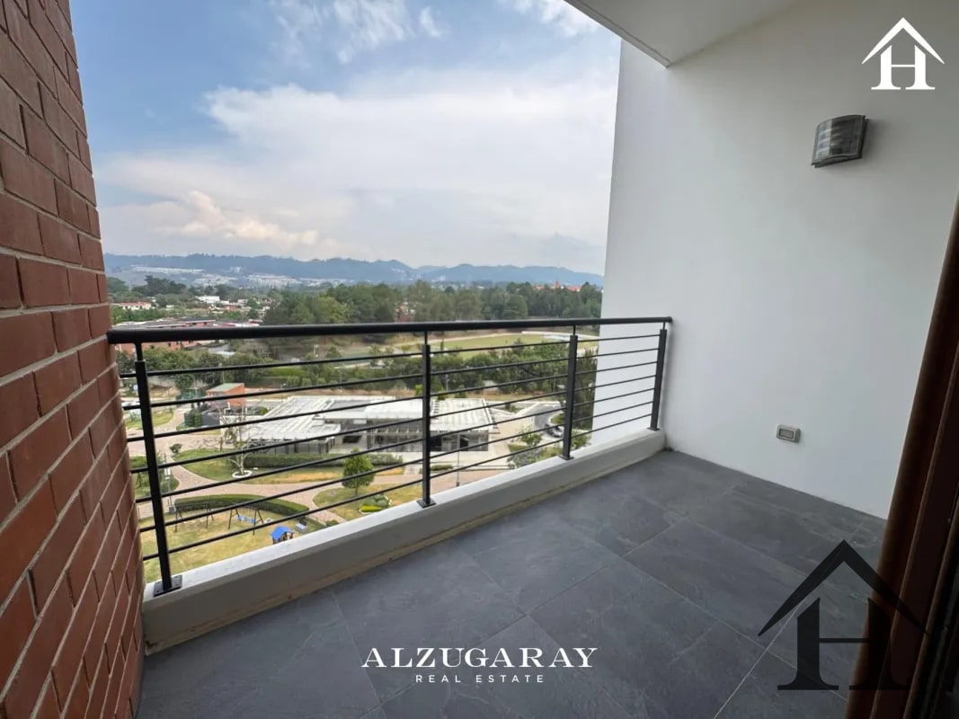Apartamento con balcón, nivel alto, San Isidro 2021 zona 16 - 1