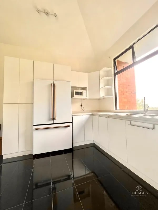 Km 8.3 CAES • Apartamento en Renta • Condominio Maderos - 1